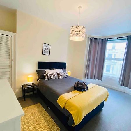 7 Bedroom House In Town Centre Near Beach - Sleeps 13 Hastings Eksteriør bilde