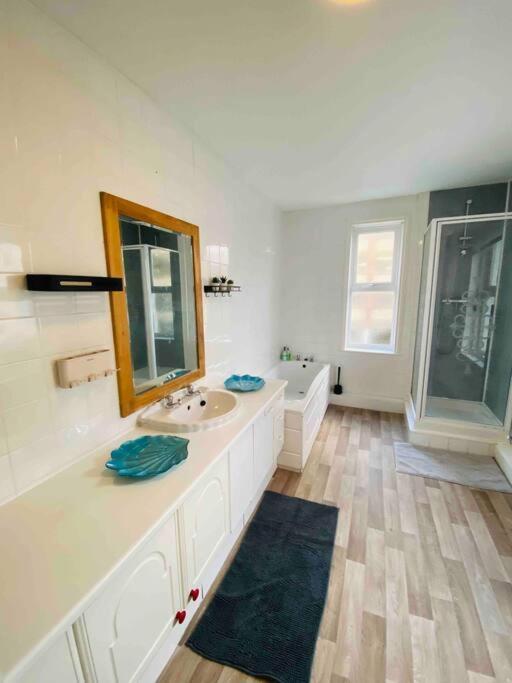 7 Bedroom House In Town Centre Near Beach - Sleeps 13 Hastings Eksteriør bilde
