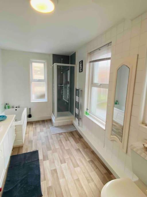 7 Bedroom House In Town Centre Near Beach - Sleeps 13 Hastings Eksteriør bilde