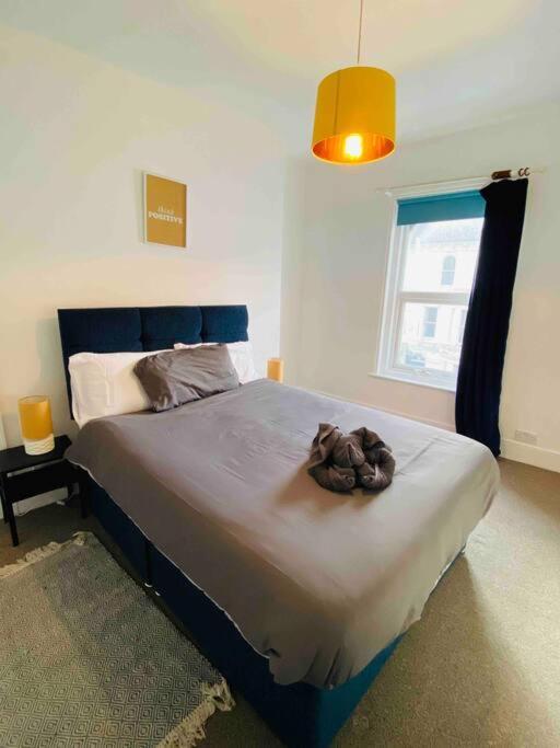 7 Bedroom House In Town Centre Near Beach - Sleeps 13 Hastings Eksteriør bilde