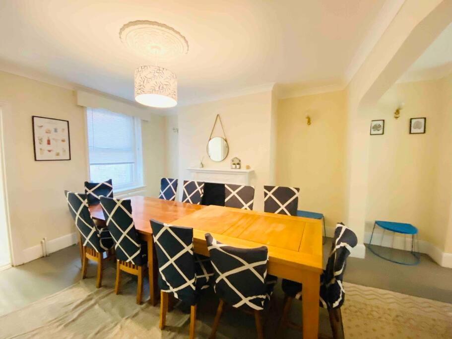 7 Bedroom House In Town Centre Near Beach - Sleeps 13 Hastings Eksteriør bilde