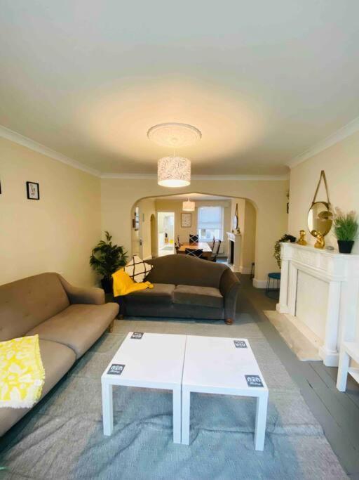 7 Bedroom House In Town Centre Near Beach - Sleeps 13 Hastings Eksteriør bilde